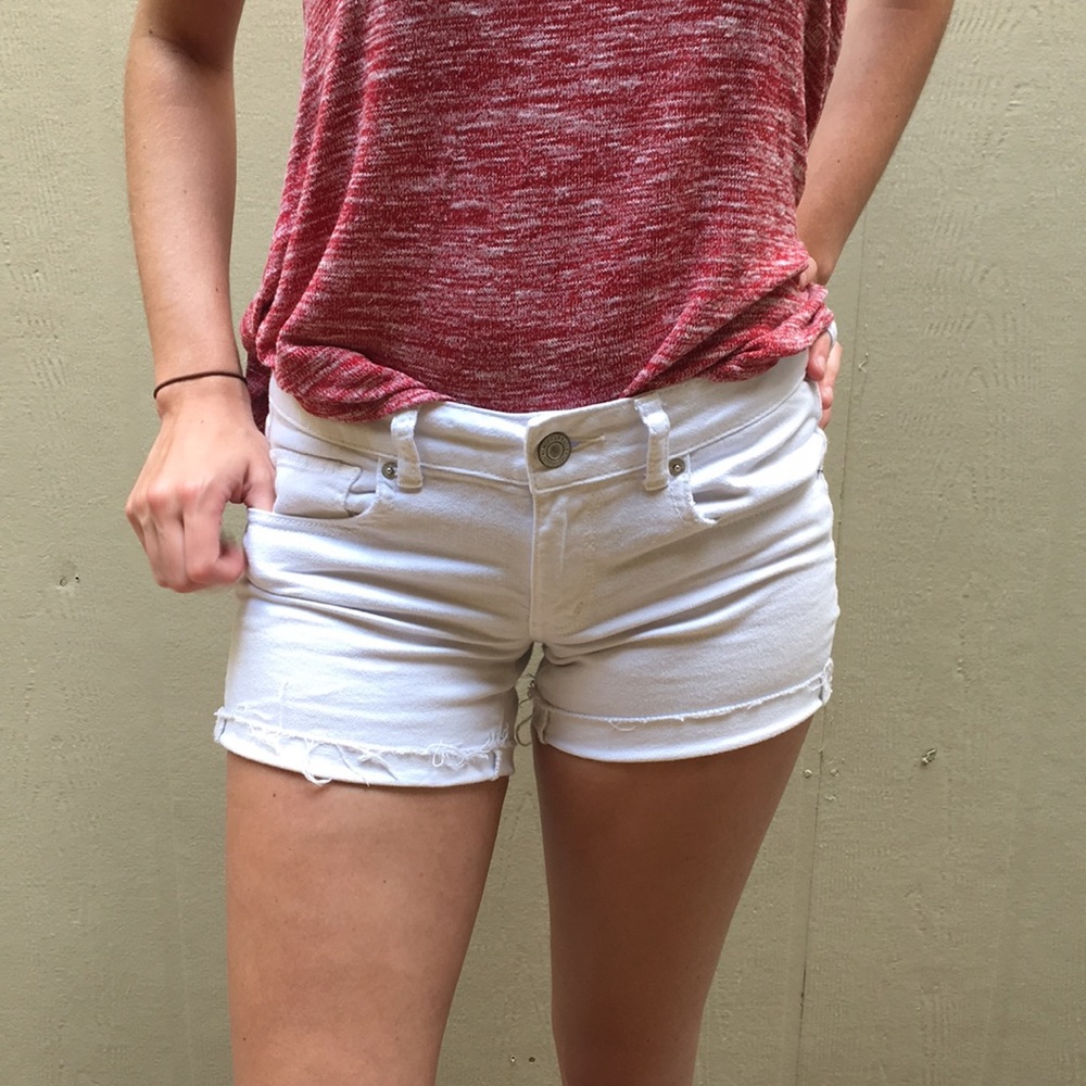 AMERICAN EAGLE White Shorts